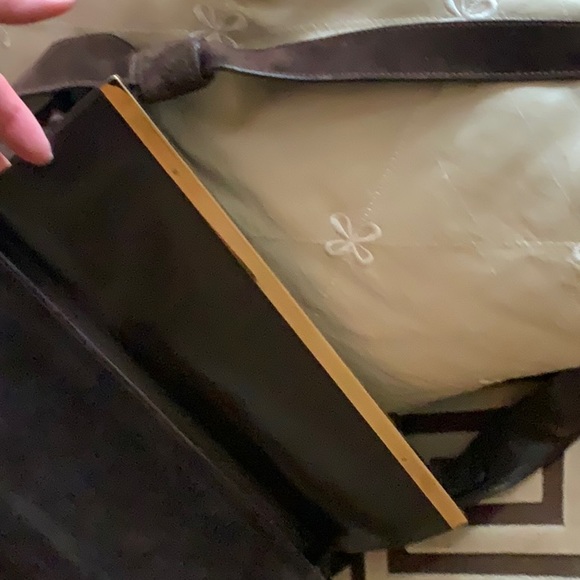 Gucci Suede Shoulder Bag - Picture 10 of 11